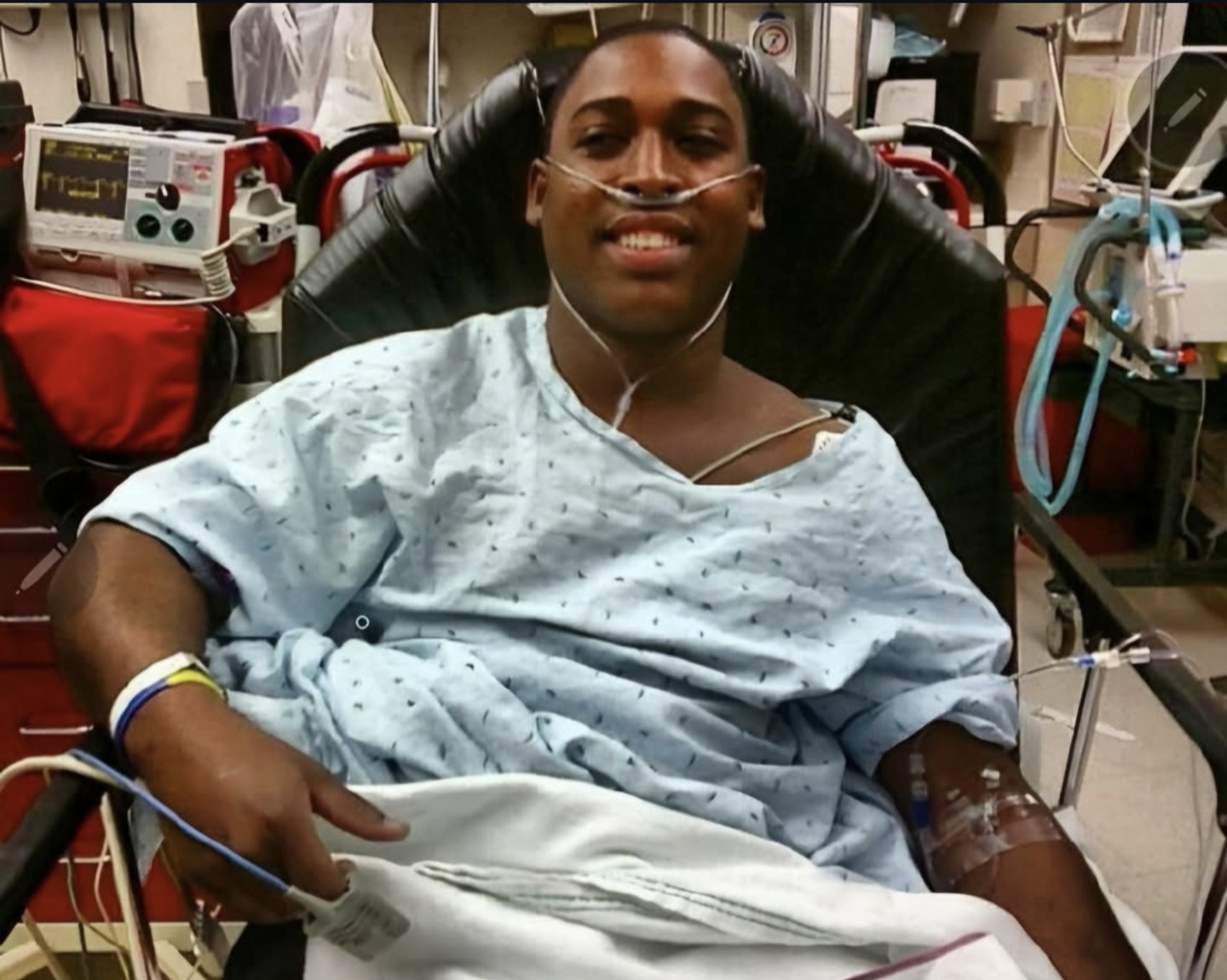 Jackson Latimore recovering in hospital after cardiac arrest, December 2010